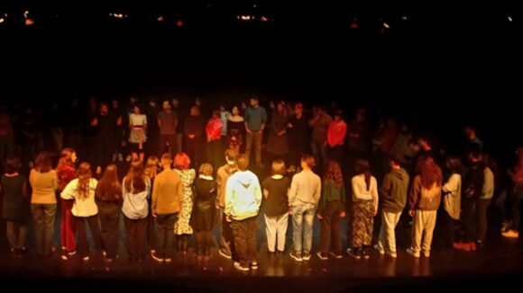 bulling Αθηναϊκό Πρακτορείο | “Θεατές σταματούν το μπούλινγκ ανεβαίνοντας οι ίδιοι στη σκηνή και αλλάζοντας την παράσταση”