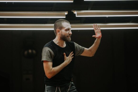 3 Ο Αλέξανδρος Νικολαΐδης στο Art and Press “Το κρίσιμο είναι να εμπνεύσουμε τους εφήβους & να τους ακούσουμε πραγματικά.”